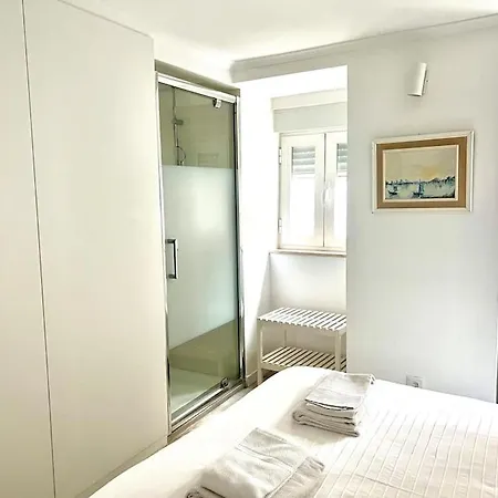 Cozy One-bedroom In Alfama By Lisboafama Lisboa