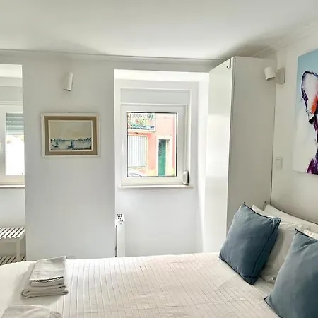 Cozy One-bedroom In Alfama By Lisboafama شقة