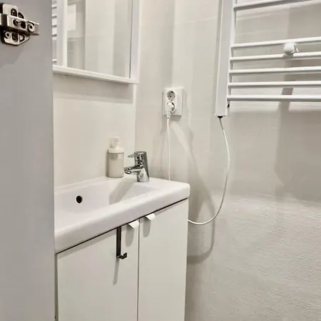 Cozy One-bedroom In Alfama By Lisboafama Lisboa