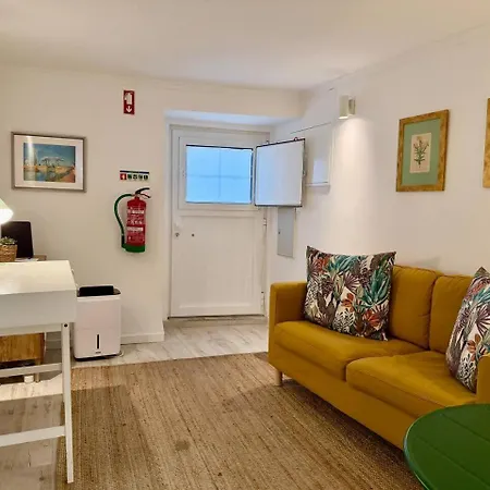 Cozy One-bedroom In Alfama By Lisboafama Lisboa