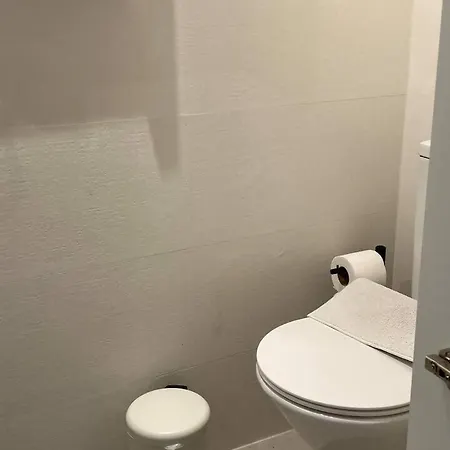 Cozy One-bedroom In Alfama By Lisboafama شقة