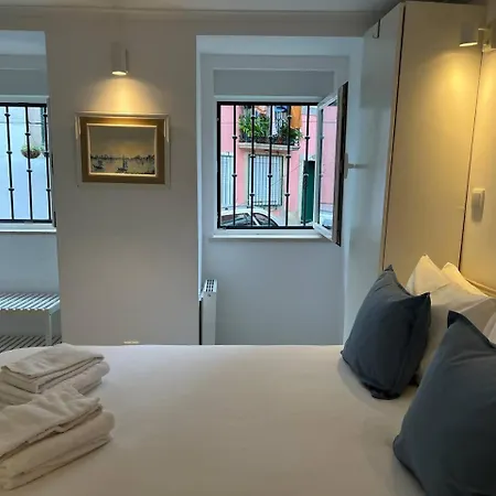Cozy One-bedroom In Alfama By Lisboafama